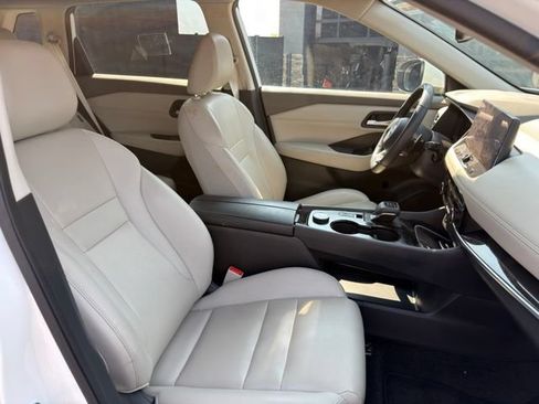 Used 2024 Nissan Rogue SL AWD/4WD image 12