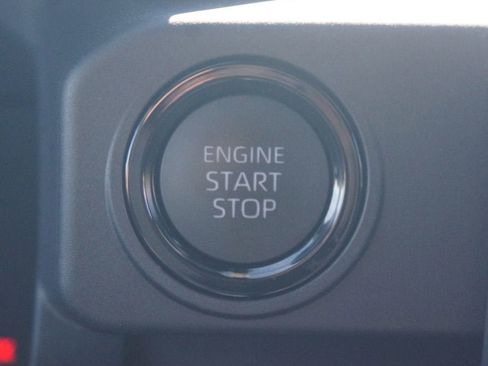Used 2025 Toyota Tacoma SR5 AWD/4WD image 9
