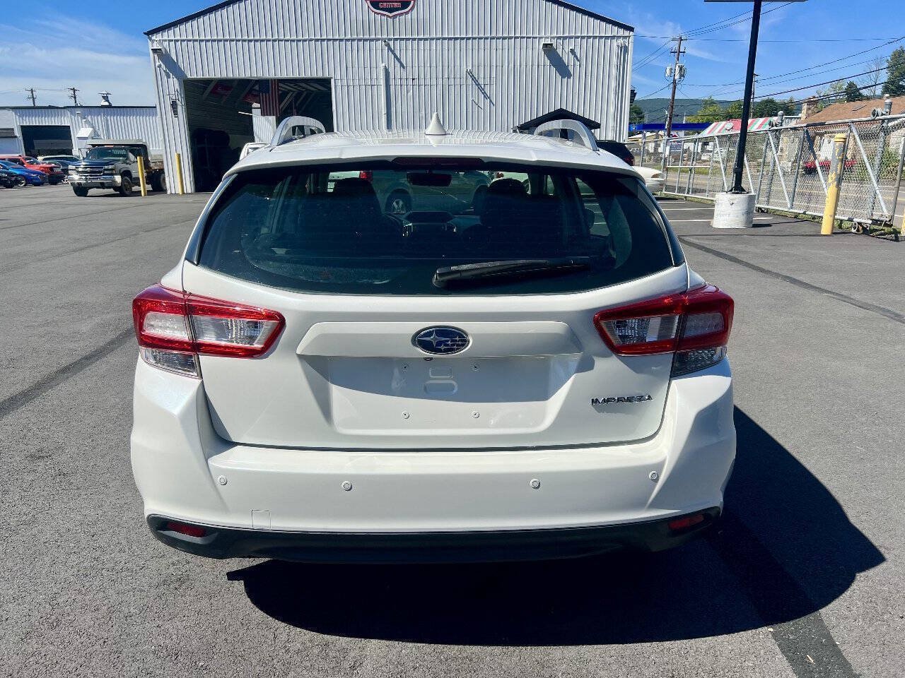 Used 2017 Subaru Impreza 2.0i Limited AWD/4WD image 4