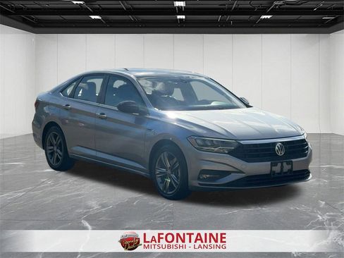 Used 2021 Volkswagen Jetta R-Line w/ R-Line Cold Weather Package image 7