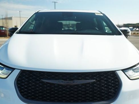 New 2026 Chrysler Pacifica Select image 39