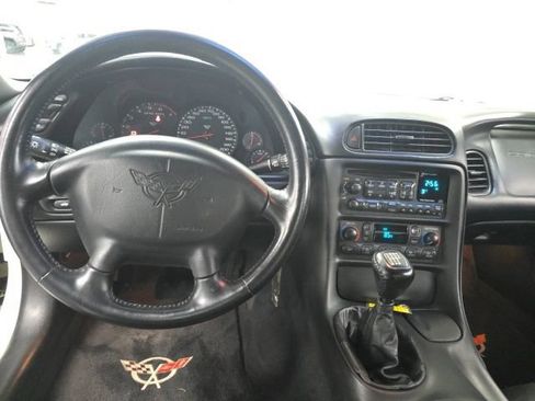 Used 2001 Chevrolet Corvette Convertible w/ Preferred Equipment Group2 RWD image 16