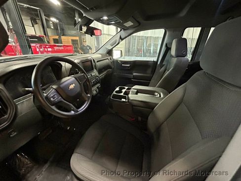 Used 2021 Chevrolet Silverado 1500 Custom AWD/4WD image 13