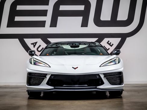 Used 2025 Chevrolet Corvette Stingray Premium Conv w/ Z51 Performance Package RWD image 3