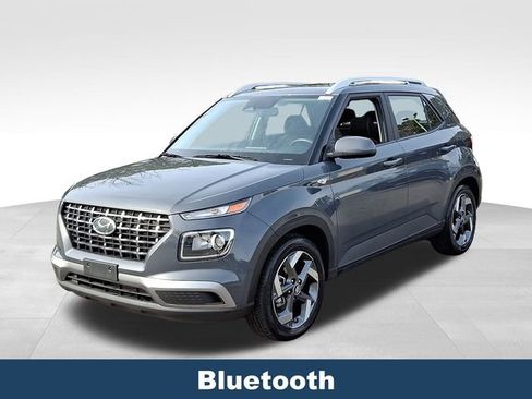 Used 2025 Hyundai Venue SEL image 4