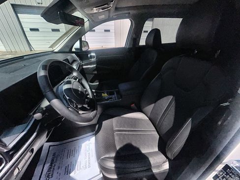 Used 2025 Kia Sorento EX w/ Panoramic Sunroof Package FWD image 17