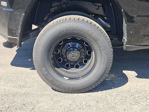 New 2026 RAM 3500 Big Horn AWD/4WD image 9