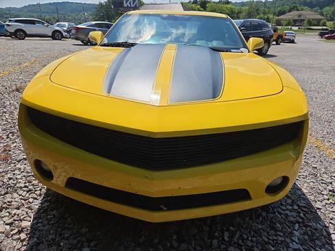 Used 2011 Chevrolet Camaro LT RWD image 2
