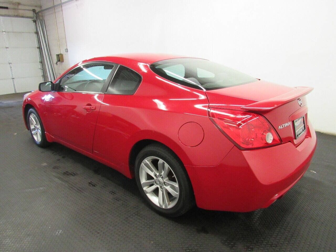 Used 2011 Nissan Altima 2.5 S w/ Convenience Pkg FWD image 5