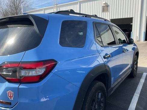 Certified 2023 Honda Pilot TrailSport image 6