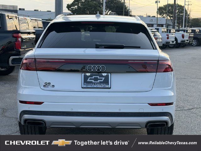 Used 2024 Audi Q8 Prestige w/ Prestige Package AWD/4WD image 7