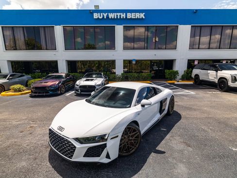 Used 2023 Audi R8 V10 performance image 4