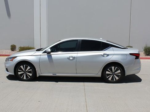 Used 2022 Nissan Altima 2.5 SV FWD image 8