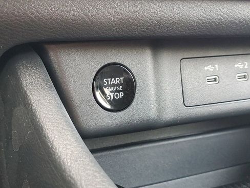 Used 2024 Nissan Rogue S AWD/4WD image 31