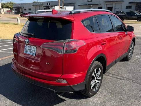Used 2017 Toyota RAV4 LE FWD image 3