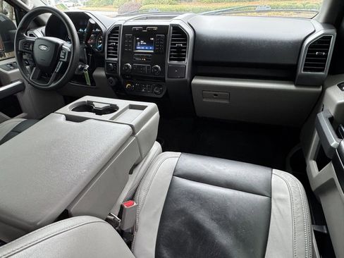 Used 2017 Ford F150 XLT w/ Trailer Tow Package image 25