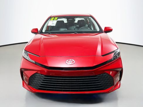 Used 2025 Toyota Camry LE FWD image 11