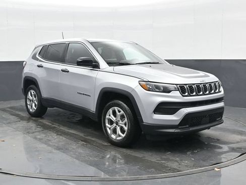 Used 2025 Jeep Compass Sport w/ Mopar Graphics Package AWD/4WD image 23
