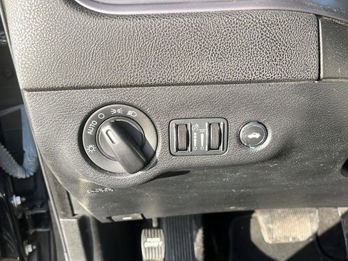 Used 2023 Dodge Charger SXT image 12