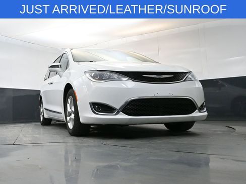 Used 2019 Chrysler Pacifica Limited FWD image 25