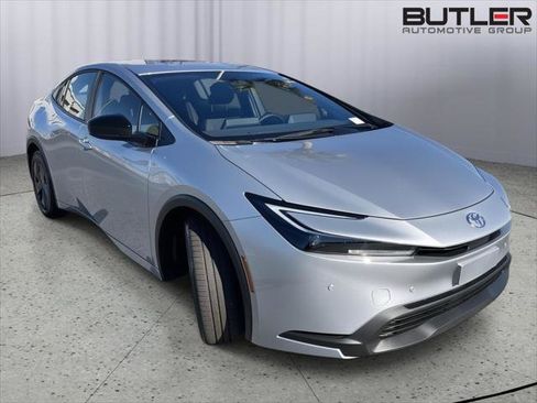 Certified 2025 Toyota Prius LE image 7