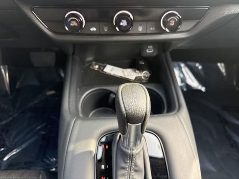 Used 2023 Honda HR-V LX image 16