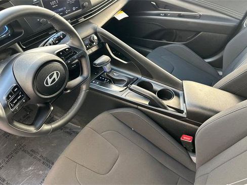 Used 2025 Hyundai Elantra Sport image 10