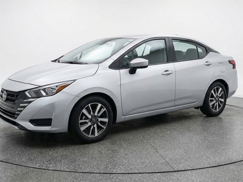 Used 2025 Nissan Versa SV FWD image 3