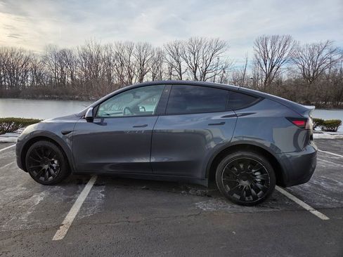 Used 2020 Tesla Model Y Long Range image 12