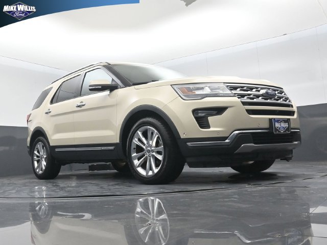 Used 2018 Ford Explorer Limited w/ Equipment Group 301A FWD image 17