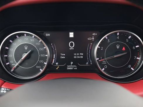 Used 2022 Maserati Levante Modena image 16