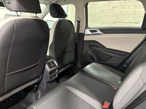 New 2026 Volkswagen Taos SE image 13