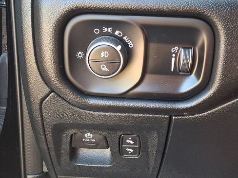Used 2024 RAM 1500 Big Horn AWD/4WD image 25