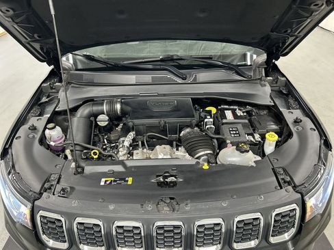 Certified 2024 Jeep Compass Latitude w/ Sun and Sound Group image 24