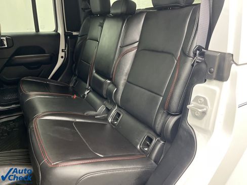 Used 2025 Jeep Gladiator Rubicon w/ Safety Group image 19