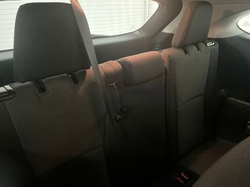 Used 2023 Toyota Highlander L image 23