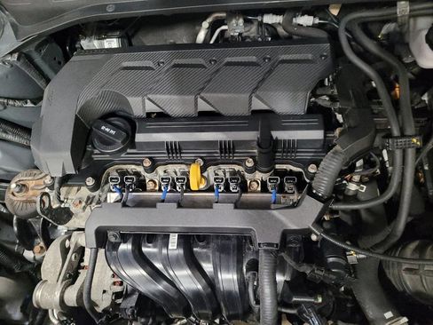 Used 2020 Hyundai Venue SEL image 30