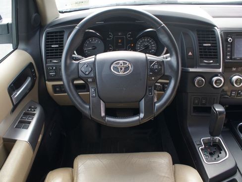 Used 2018 Toyota Sequoia Limited w/ Safety & Convenience Package AWD/4WD image 5