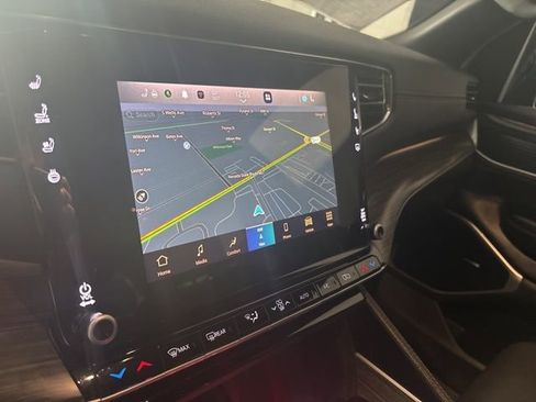 Used 2023 Jeep Wagoneer L Series II image 36