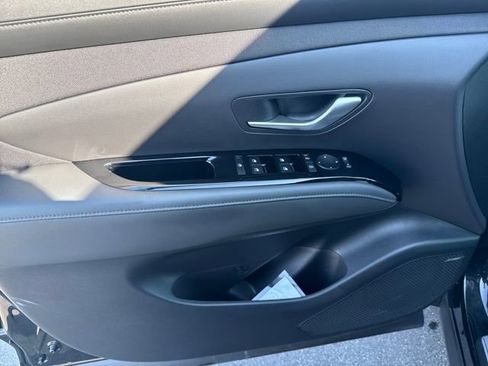 Certified 2025 Hyundai Tucson Limited image 9