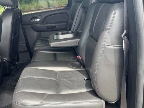 Used 2010 Chevrolet Avalanche LT w/ Suspension Package, Off-Road image 18