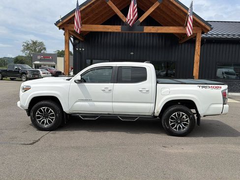 Used 2020 Toyota Tacoma TRD Sport AWD/4WD image 24