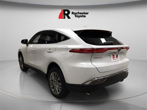 Used 2024 Toyota Venza Limited image 6
