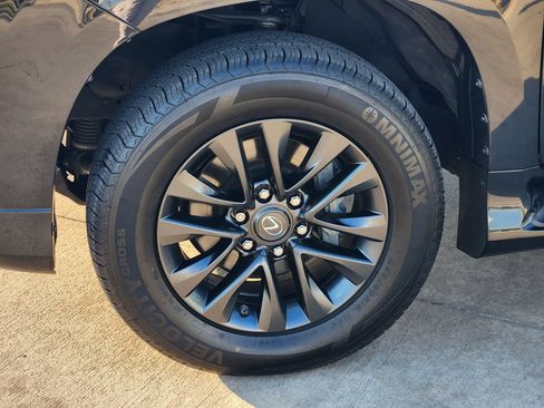Used 2023 Lexus GX 460 Premium w/ Premium Package AWD/4WD image 11