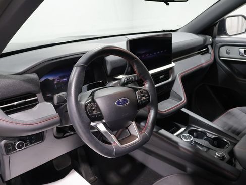 Used 2025 Ford Explorer ST-Line AWD/4WD image 15