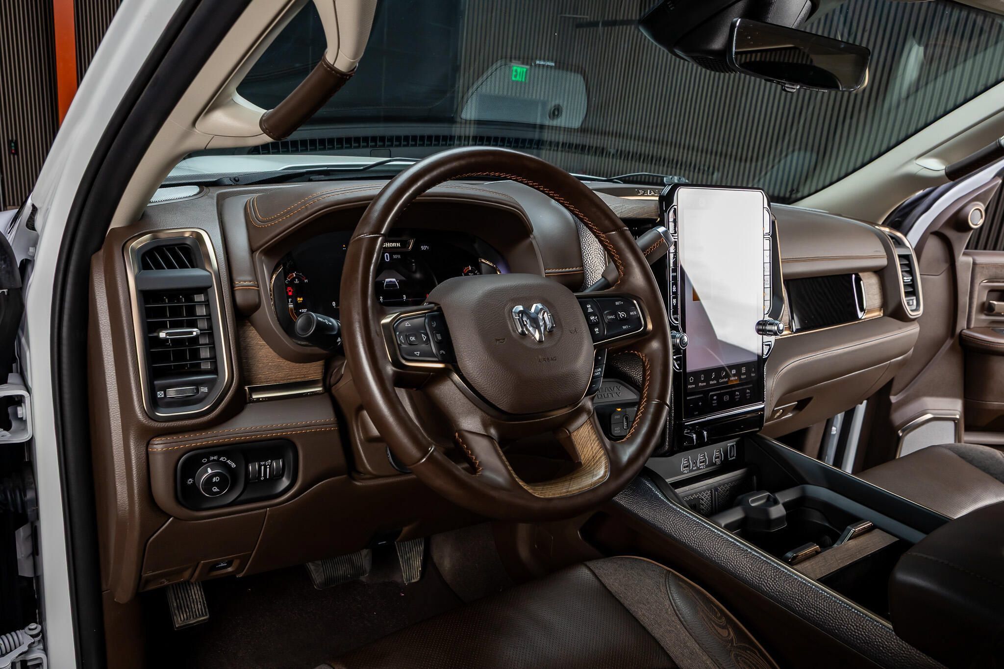 Used 2026 RAM 2500 Limited AWD/4WD image 17
