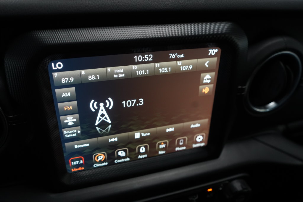 Used 2022 Jeep Wrangler Unlimited Sahara AWD/4WD image 39