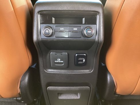 Used 2018 GMC Acadia SLT image 37