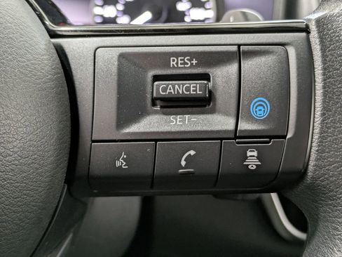 Used 2021 Nissan Rogue SV AWD/4WD image 8