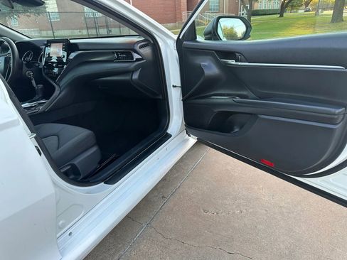 Used 2021 Toyota Camry LE image 23